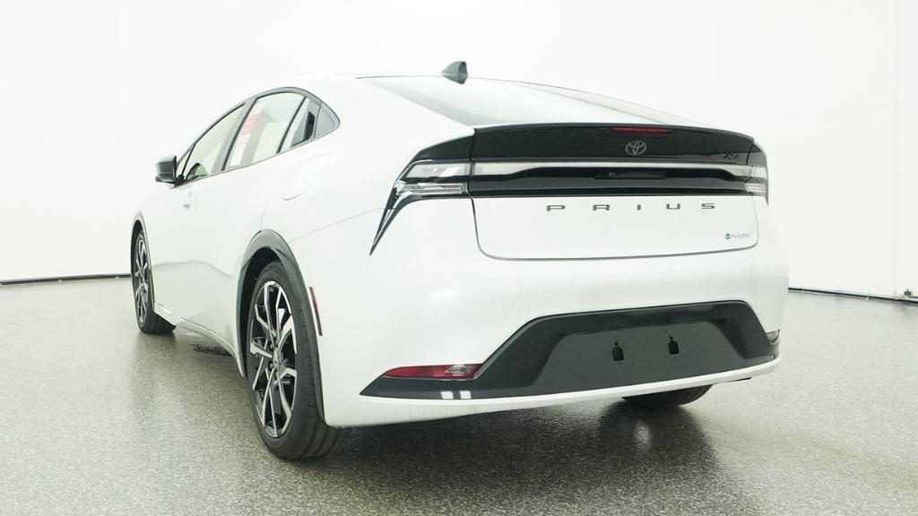 New 2026 Toyota Prius Plug-In Hybrid FWD image 4