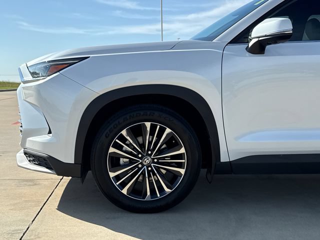 Used 2025 Toyota Grand Highlander AWD Hybrid image 5