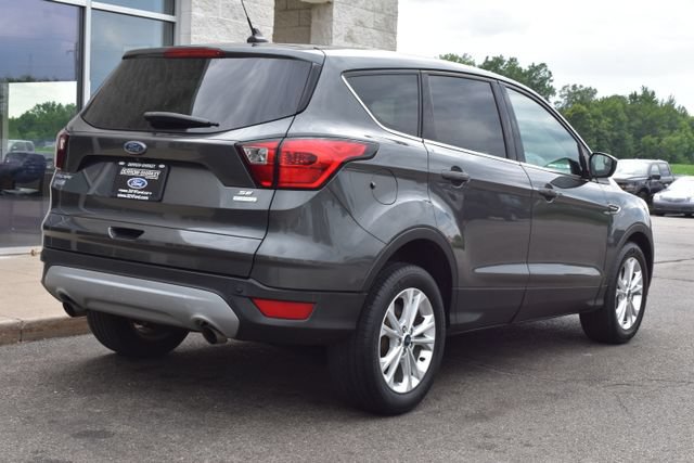 Used 2019 Ford Escape SE FWD image 14