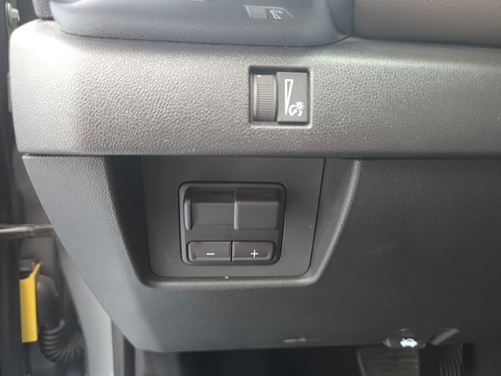 Used 2025 GMC Canyon Denali AWD/4WD image 38