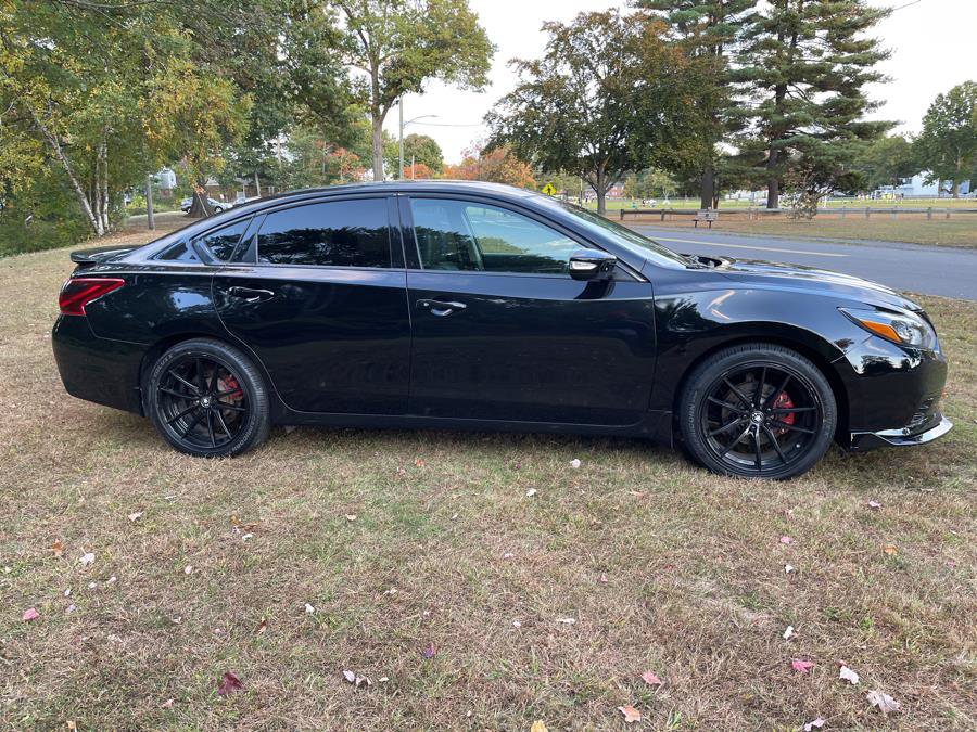 Used 2016 Nissan Altima 3.5 SL w/ 3.5 Technology Package FWD image 5
