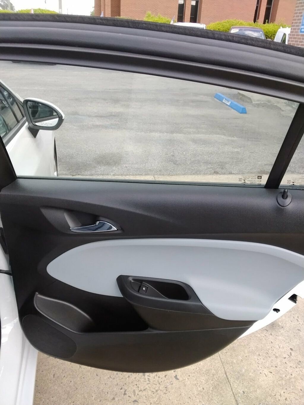 Used 2019 Chevrolet Cruze LS w/ LS Convenience Package FWD image 9