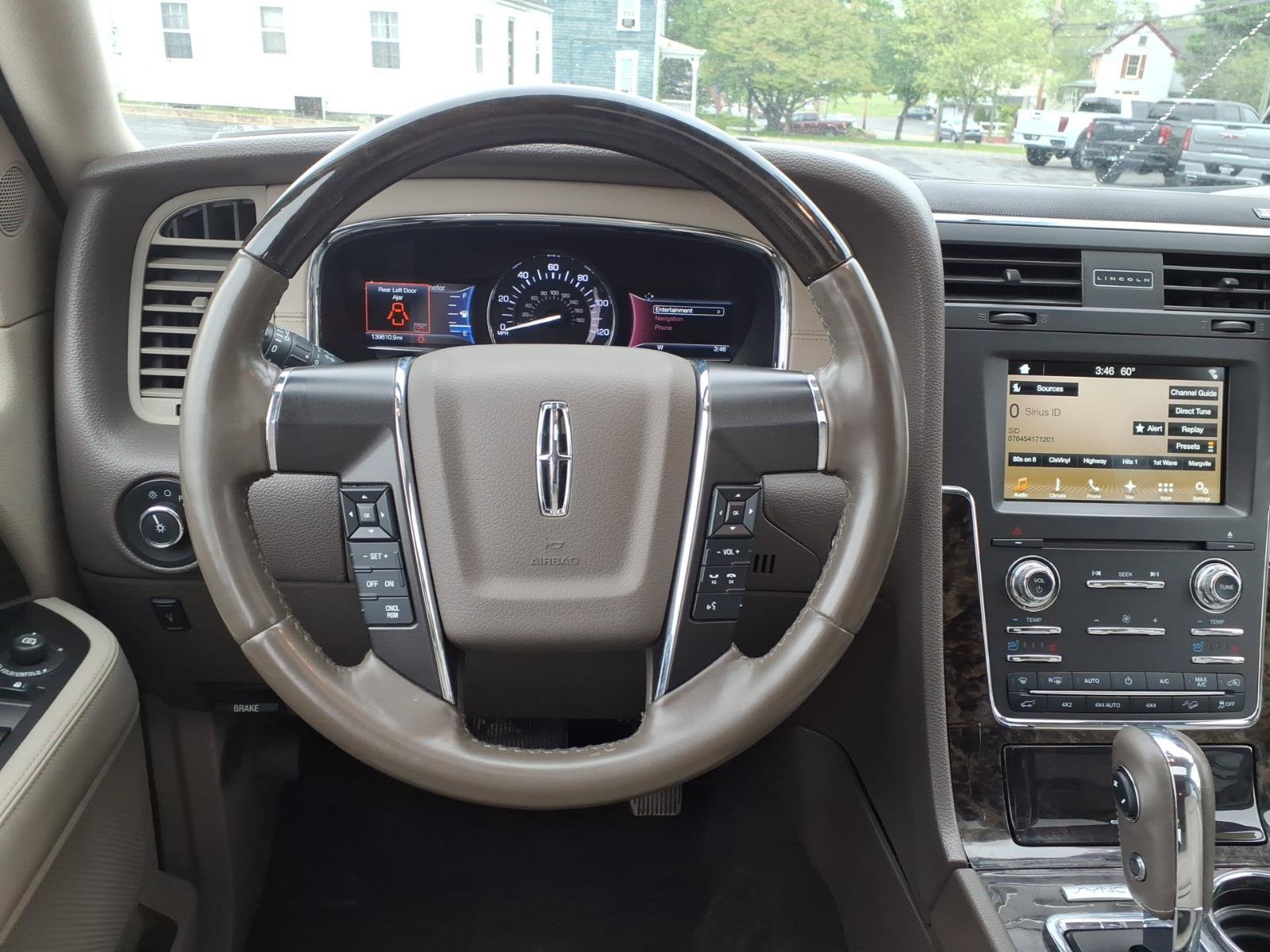 Used 2017 Lincoln Navigator L Select AWD/4WD image 14