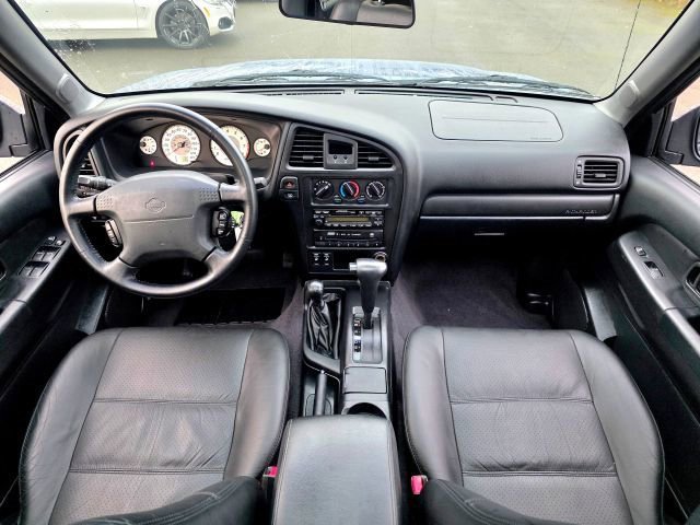 Used 2001 Nissan Pathfinder SE image 9
