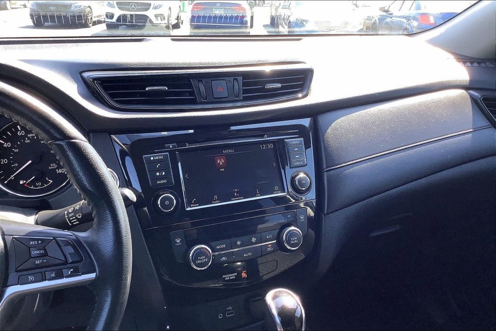 Used 2020 Nissan Rogue SV AWD/4WD image 6