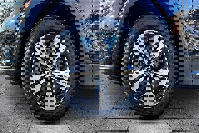 Certified 2025 Mercedes-Benz GLB 250 4MATIC image 37