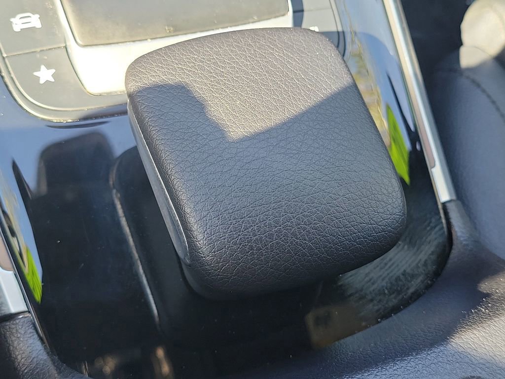 Used 2022 Mercedes-Benz GLB 250 image 30