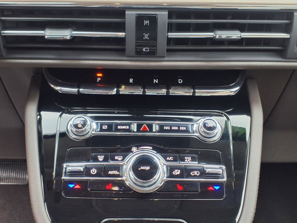 Certified 2021 Lincoln Corsair AWD w/ Equipment Group 101A image 24