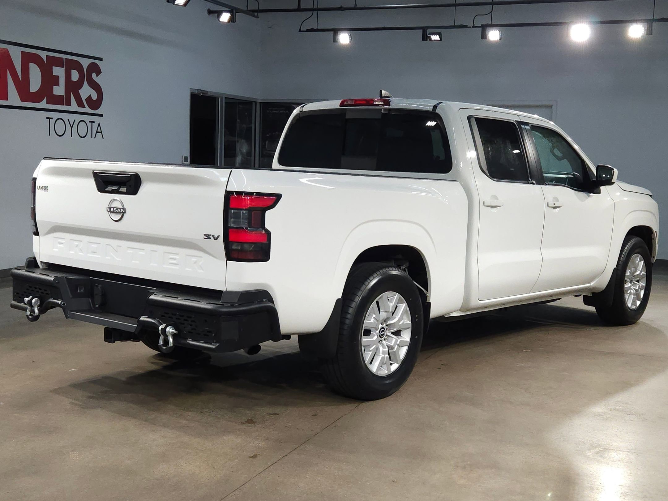 Used 2024 Nissan Frontier SV w/ Technology Package image 7