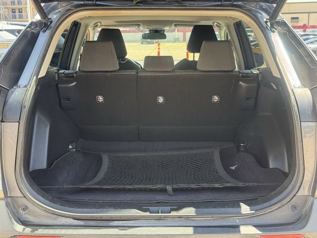 Used 2021 Toyota RAV4 XLE w/ Convenience Package FWD image 33