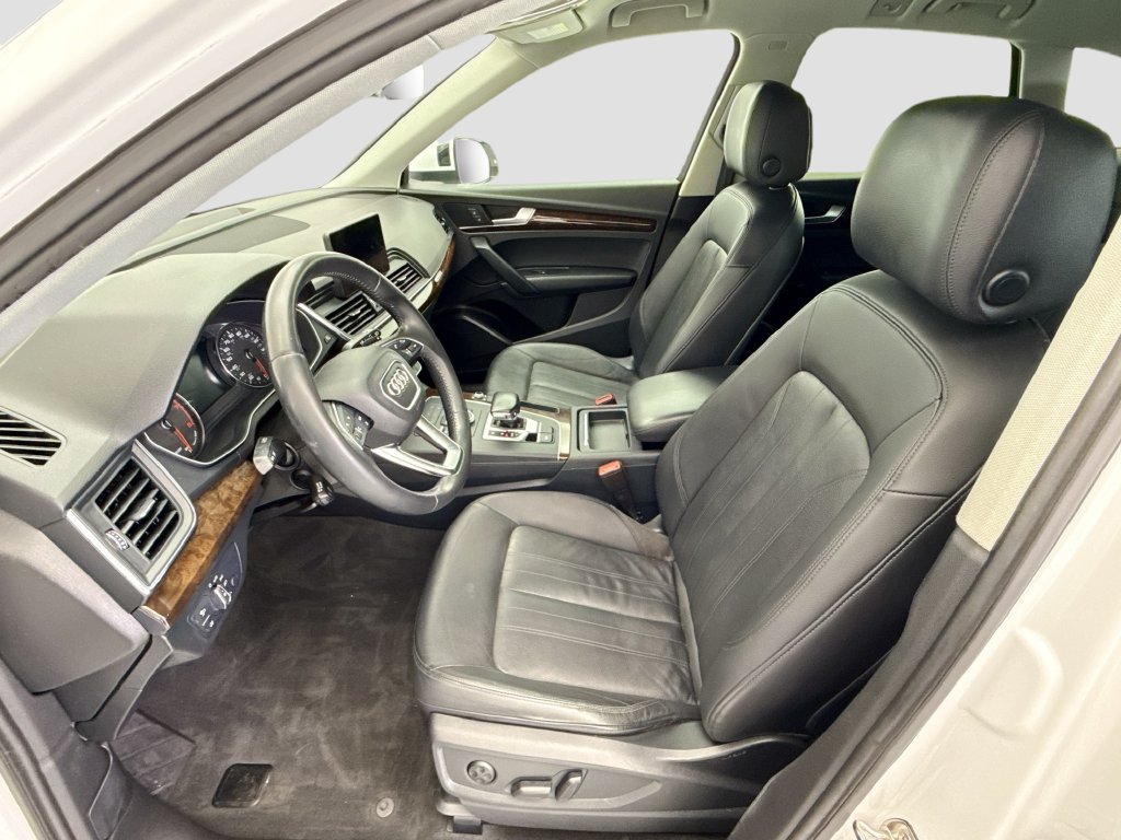 Used 2019 Audi Q5 2.0T Premium w/ Convenience Package AWD/4WD image 17