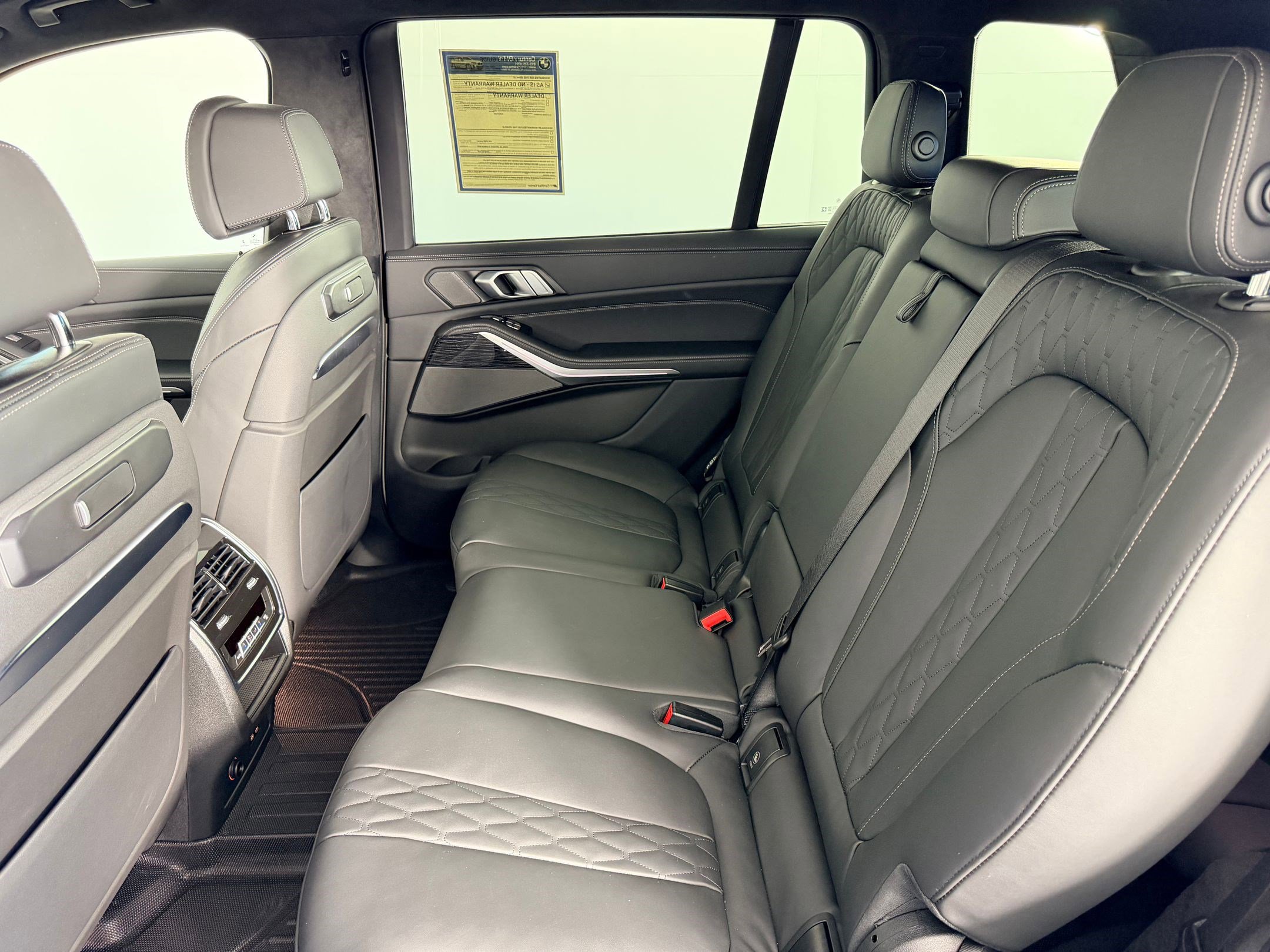 Certified 2025 BMW X7 M60i AWD/4WD image 19