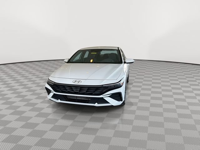 Used 2024 Hyundai Elantra SEL FWD image 4