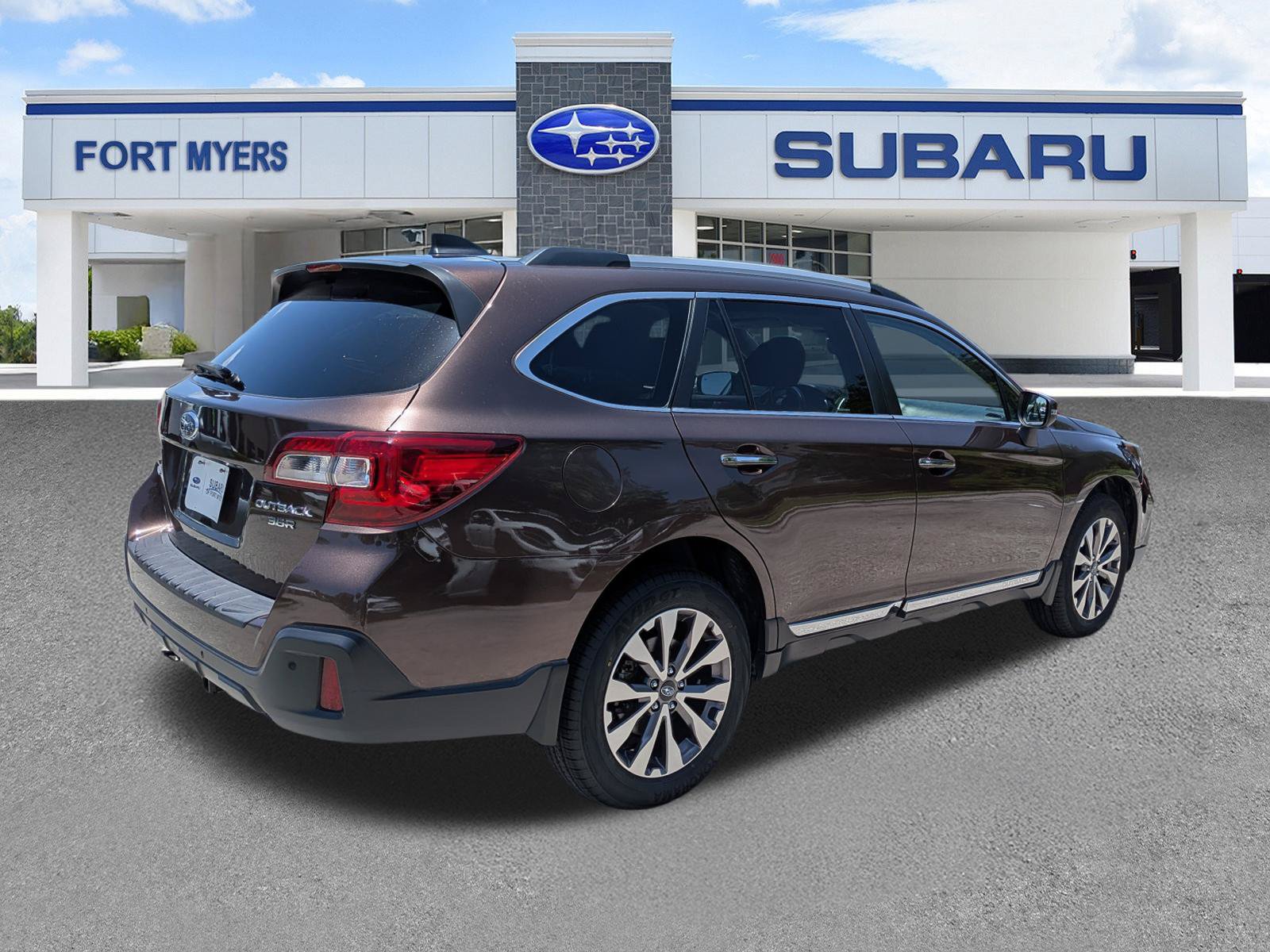 Used 2019 Subaru Outback 3.6R Touring w/ Popular Package #3A AWD/4WD image 4