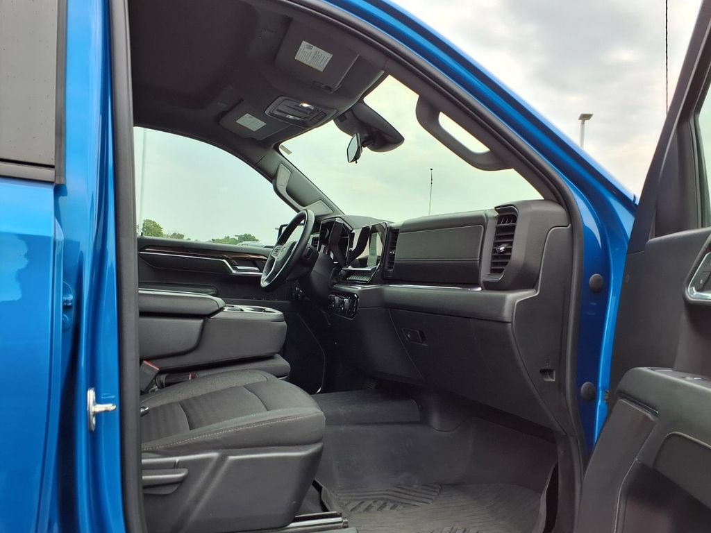 Used 2023 Chevrolet Silverado 1500 RST AWD/4WD image 24