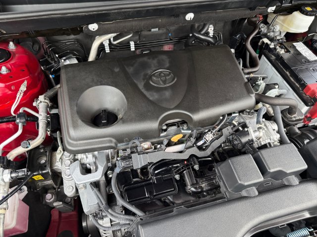 Used 2025 Toyota RAV4 LE FWD image 27
