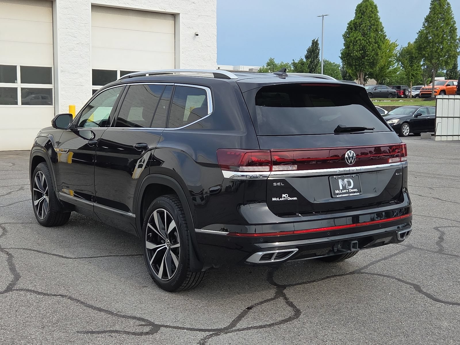 Used 2025 Volkswagen Atlas SEL Premium R-Line AWD/4WD image 13