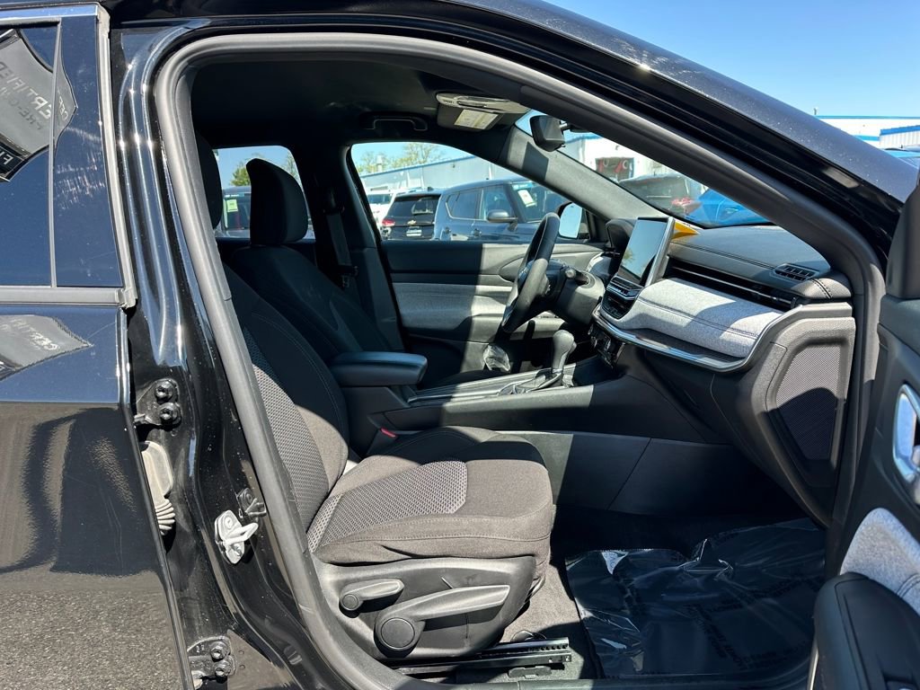 Used 2023 Jeep Compass Sport image 18