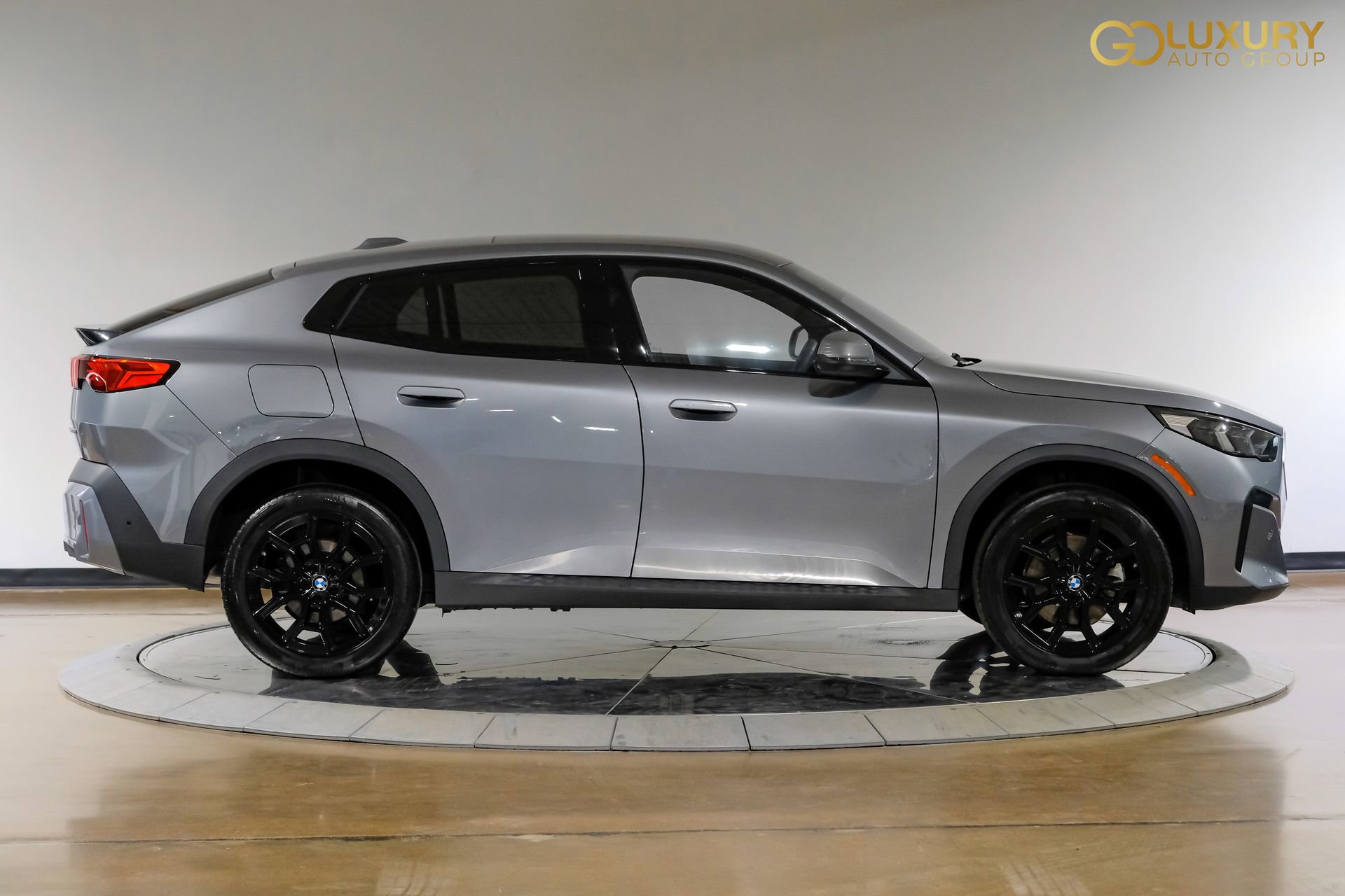 Used 2025 BMW X2 xDrive28i image 9