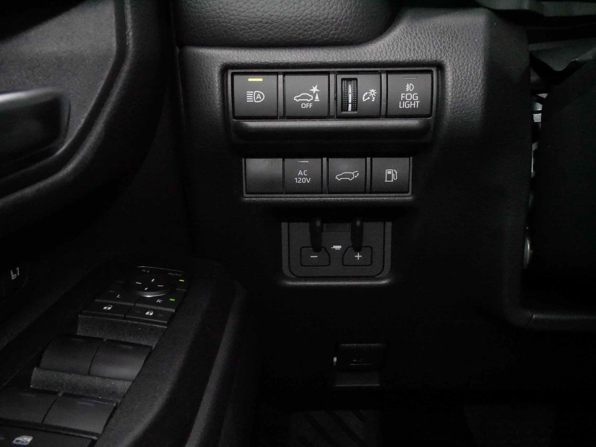 Used 2025 Toyota Land Cruiser w/ Premium Package AWD/4WD image 27