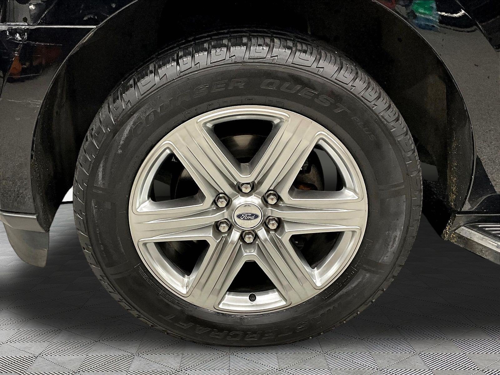 Used 2018 Ford Expedition Max XLT w/ Equipment Group 202A AWD/4WD image 35