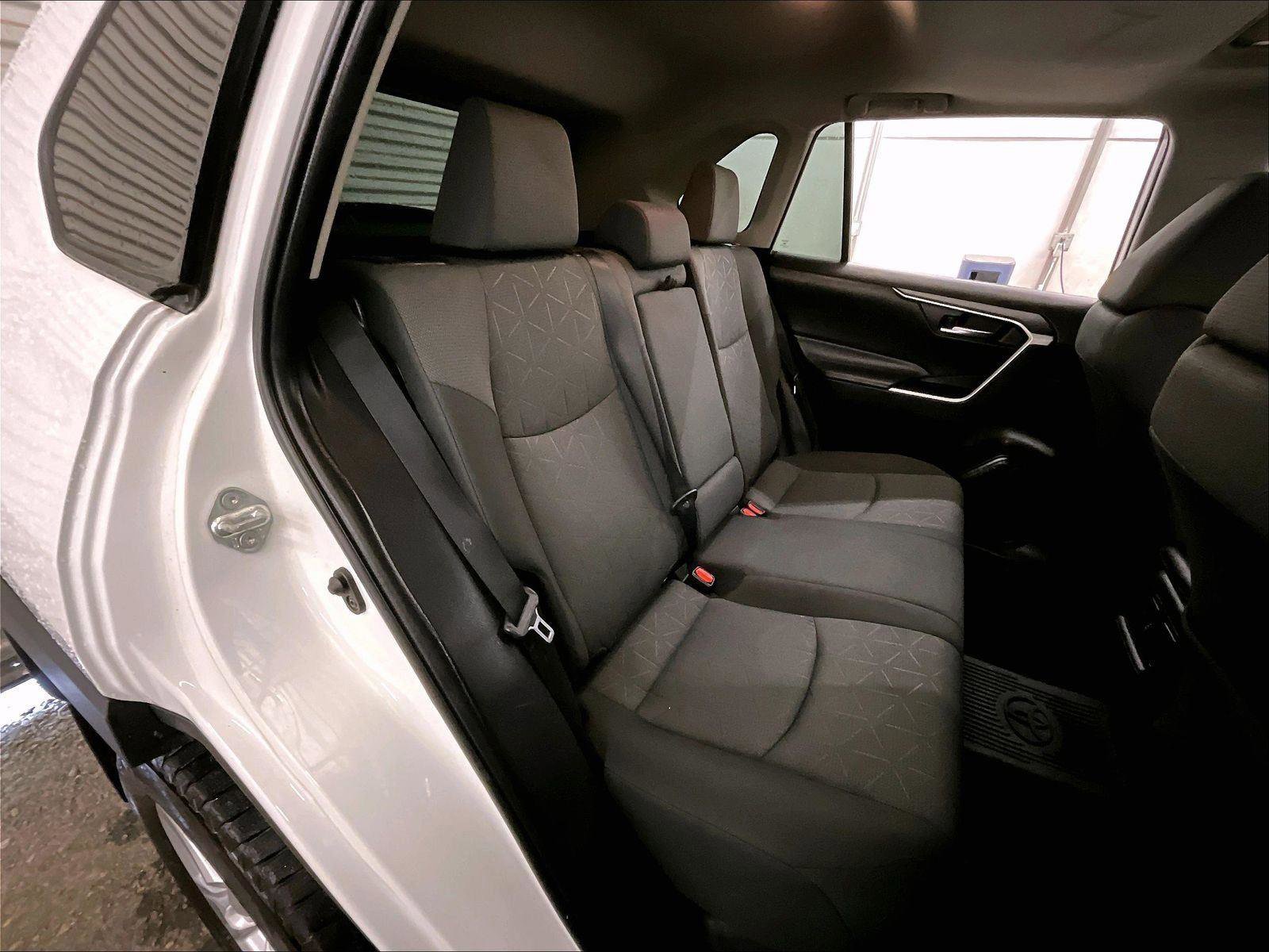 Used 2020 Toyota RAV4 XLE w/ Convenience Package AWD/4WD image 26