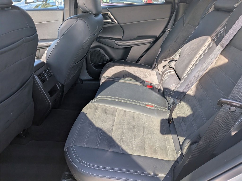 Used 2024 Mitsubishi Outlander SE image 30