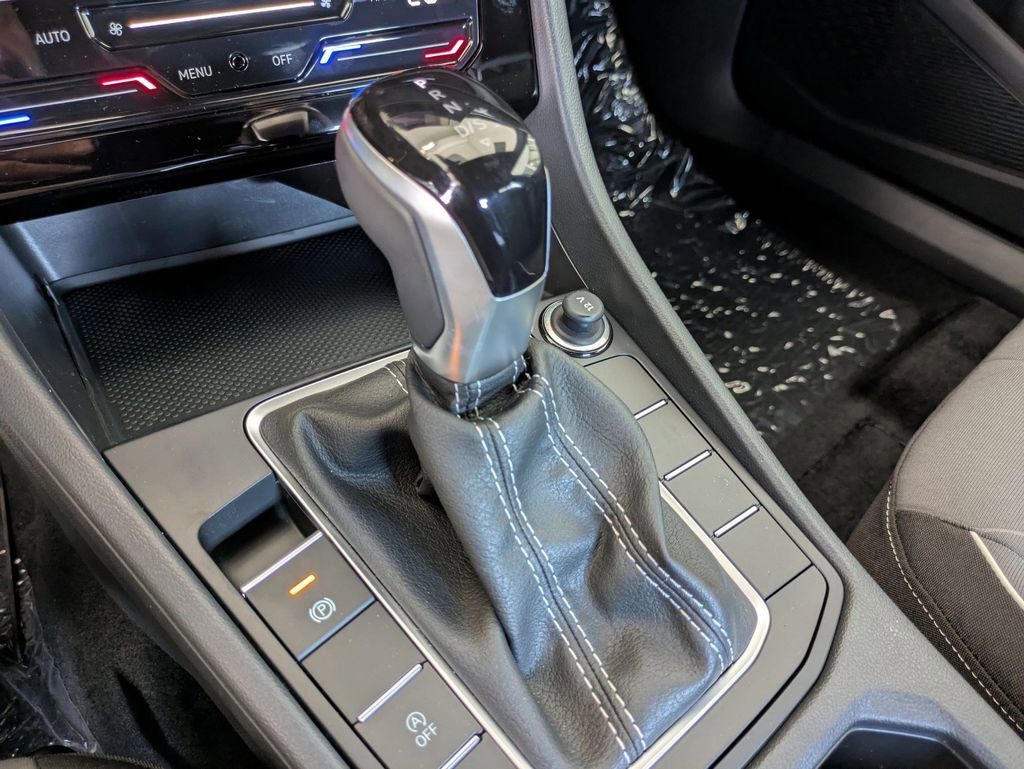 Certified 2025 Volkswagen Jetta Sport FWD image 16