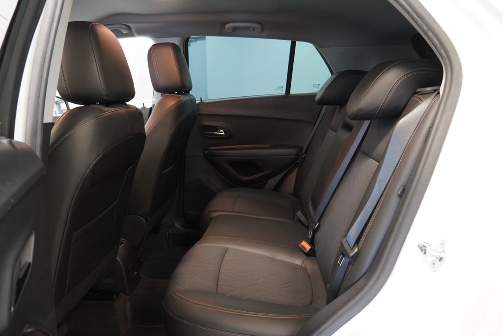 Used 2022 Chevrolet Trax LT w/ Sport Edition image 21