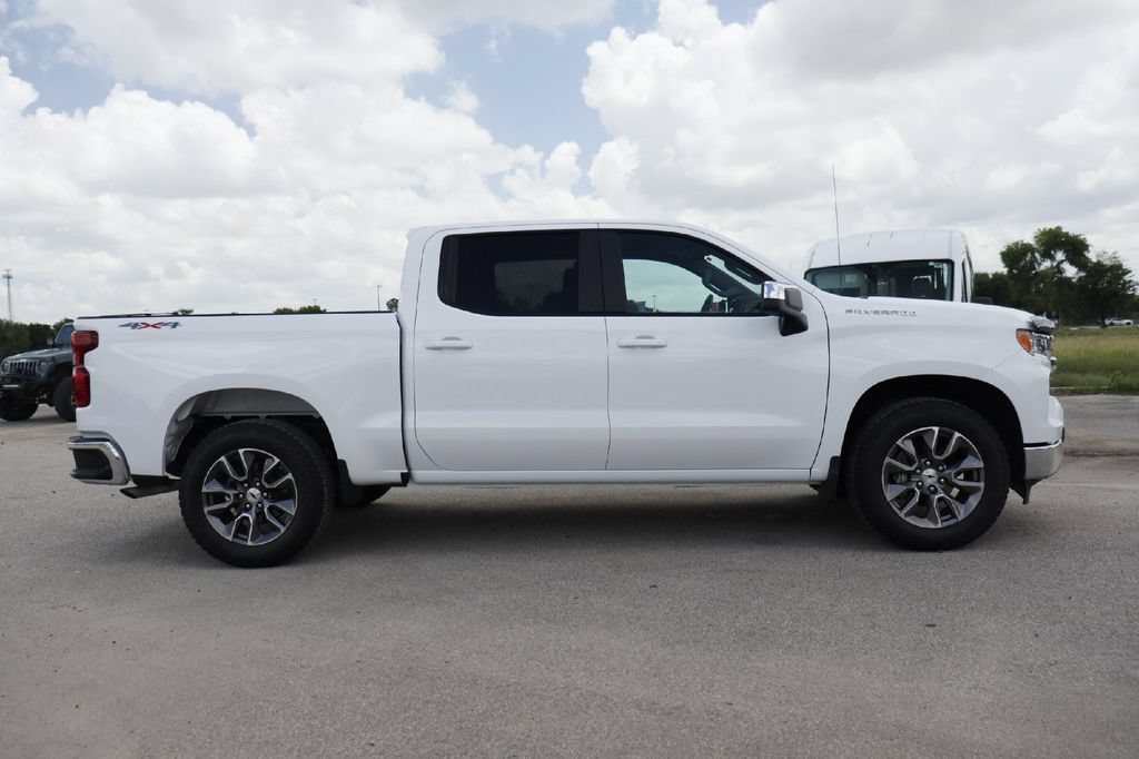 Used 2026 Chevrolet Silverado 1500 LT AWD/4WD image 29