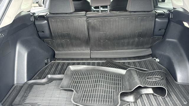 Used 2025 Toyota RAV4 LE AWD/4WD image 33