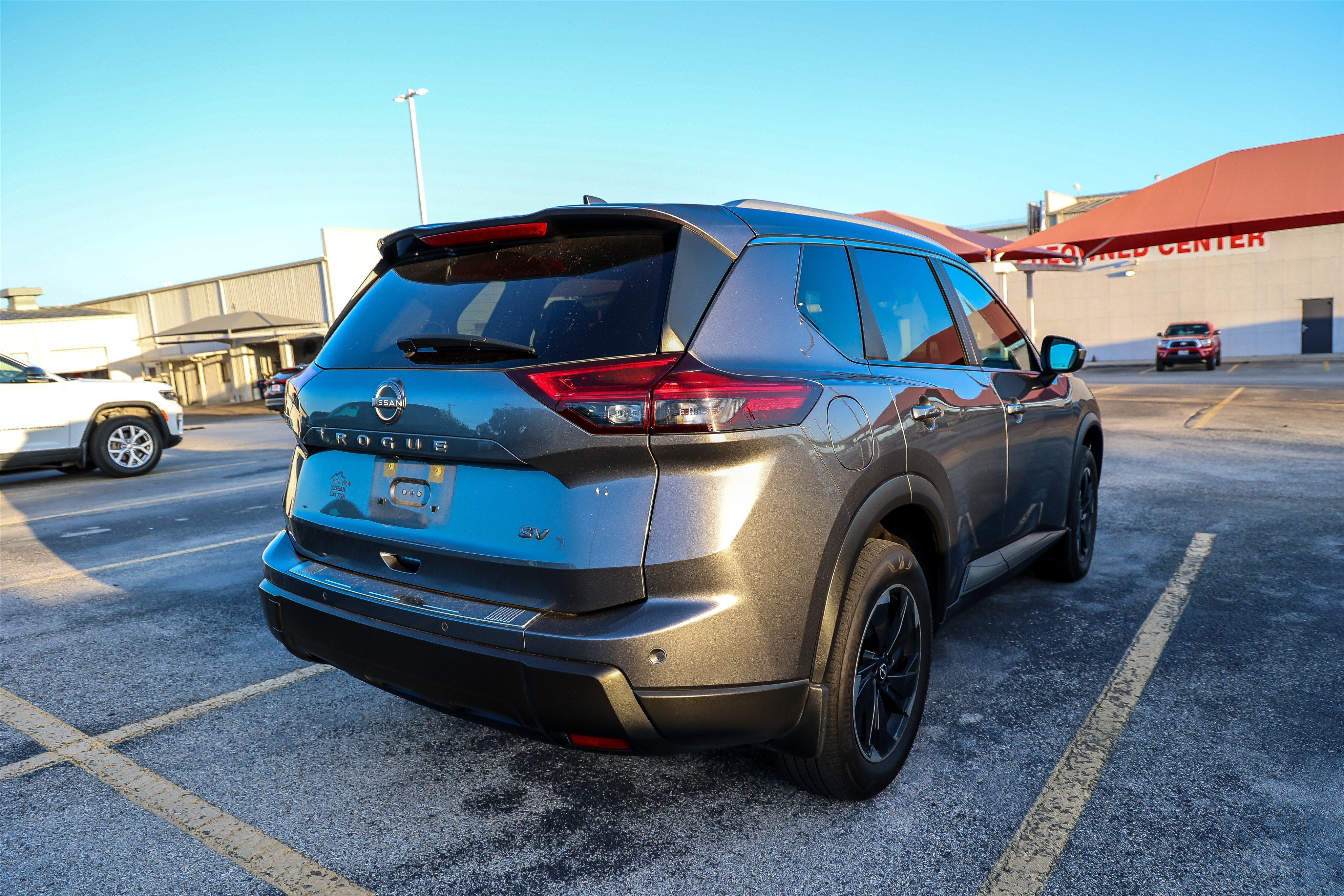 Used 2024 Nissan Rogue SV w/ SV Premium Package FWD image 8