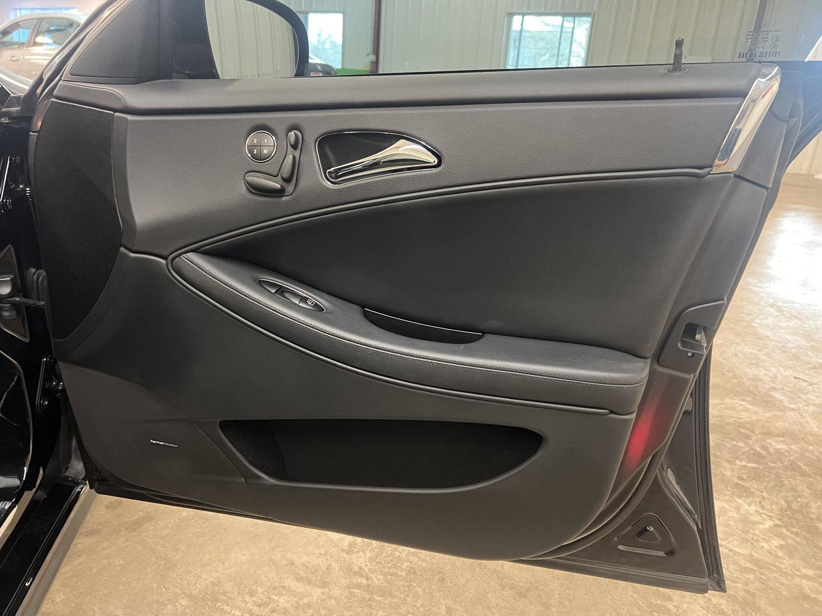 Used 2011 Mercedes-Benz CLS 550 image 24