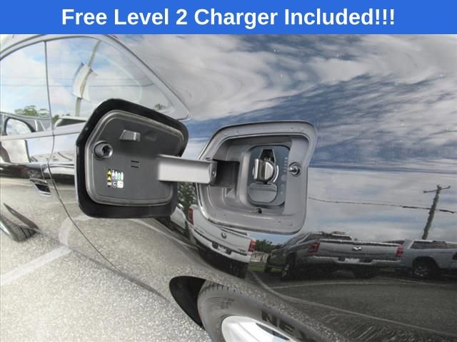 Used 2025 Dodge Charger R/T w/ Quick Order Package 25M R/T image 9