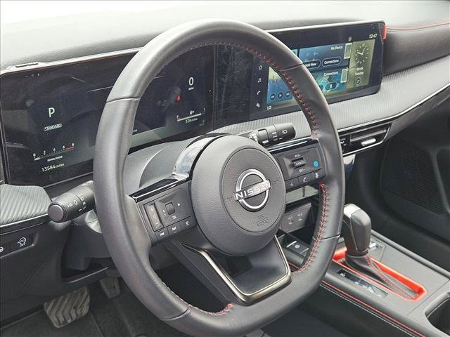 Used 2025 Nissan Kicks SR FWD image 9
