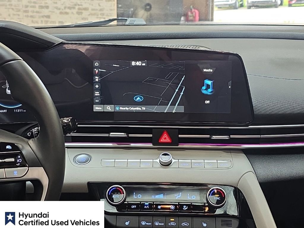 Certified 2025 Hyundai Elantra Limited FWD image 22