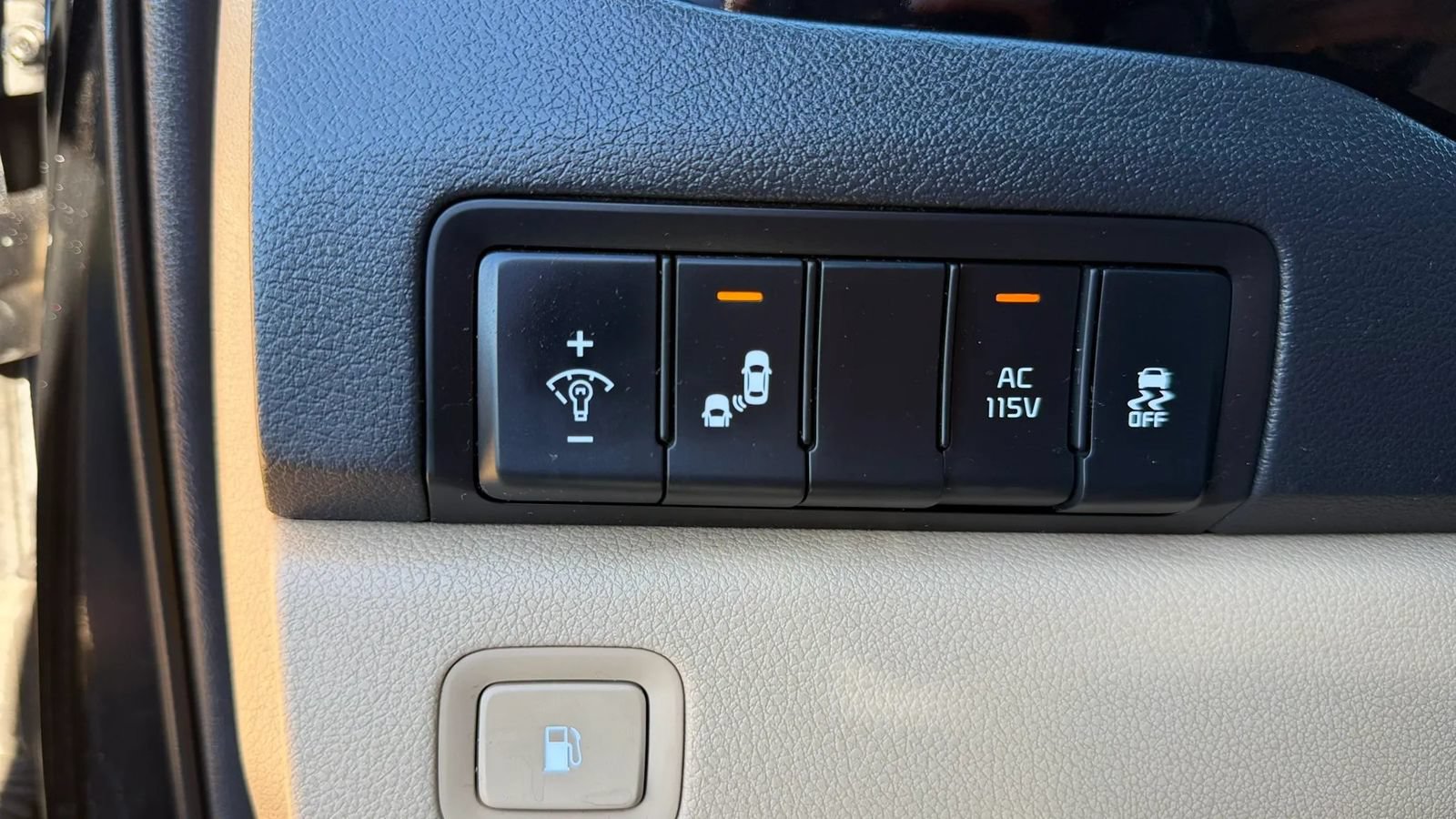 Used 2015 Kia Sedona SX FWD image 20
