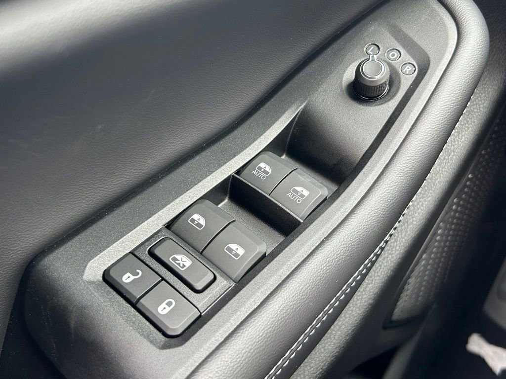 Used 2025 Jeep Grand Cherokee Limited w/ Black Appearance Package RWD image 33