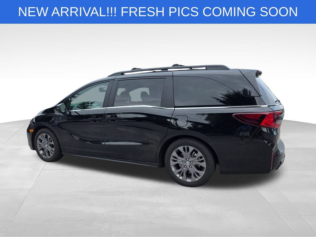 Used 2026 Honda Odyssey Touring image 4