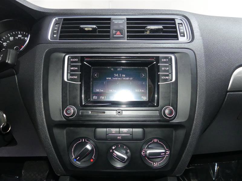 Used 2017 Volkswagen Jetta S image 32
