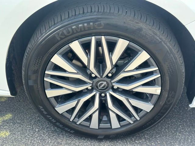 Used 2025 Nissan Altima 2.5 SV AWD/4WD image 14
