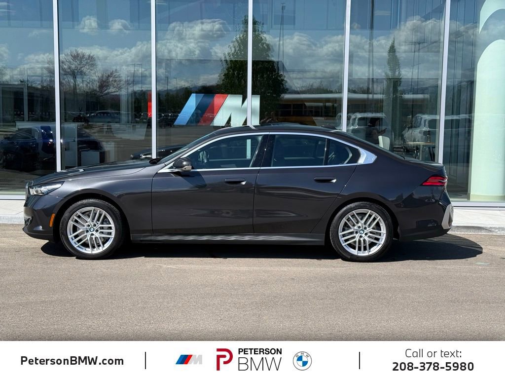 Certified 2025 BMW 530i xDrive AWD/4WD image 2