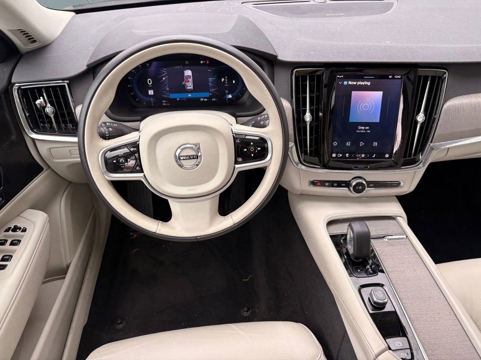 Certified 2025 Volvo V90 B6 Cross Country Plus image 21