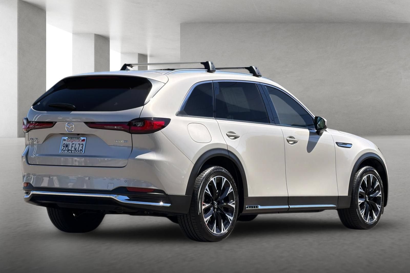 Certified 2024 MAZDA CX-90 Plug-In Hybrid w/ Premium Plus AWD/4WD image 4
