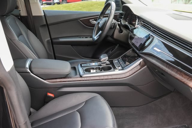 Used 2021 Audi Q8 Premium w/ Convenience Package AWD/4WD image 19