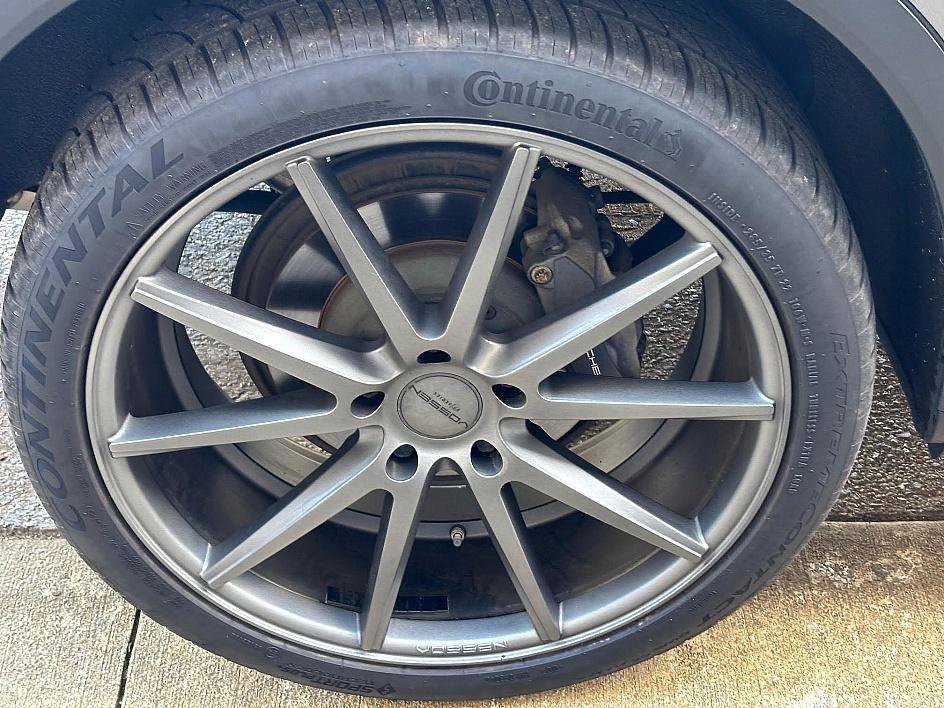 Used 2014 Porsche Cayenne Diesel Platinum Edition image 11