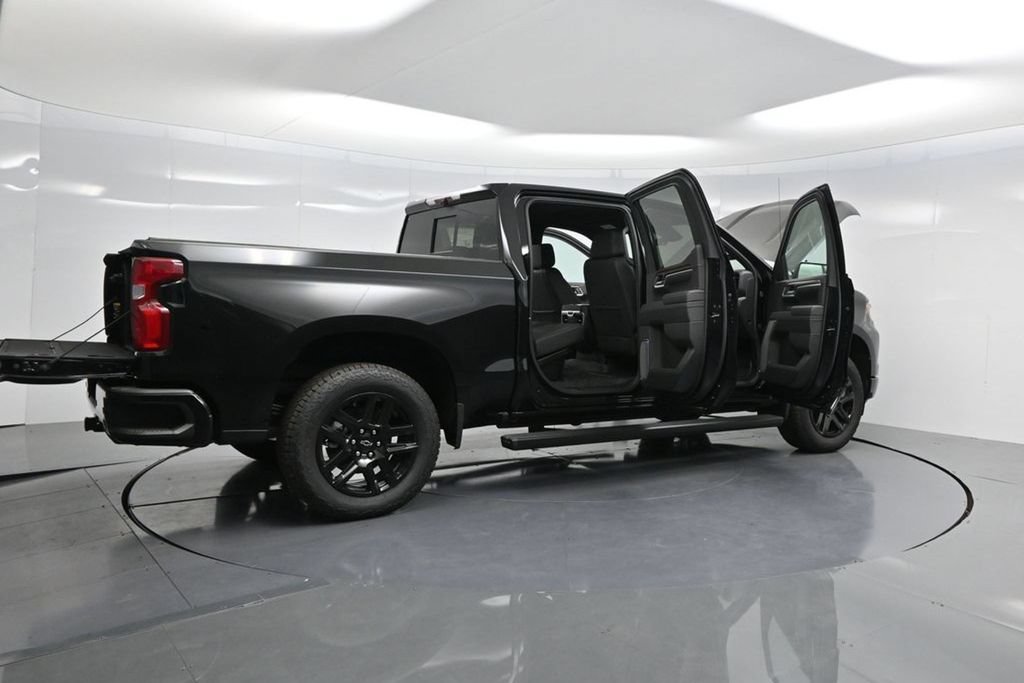 New 2025 Chevrolet Silverado 1500 High Country w/ Midnight Edition AWD/4WD image 4