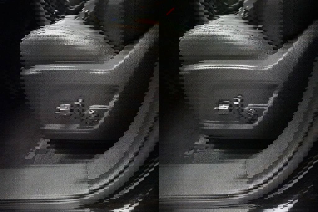 Used 2018 Hyundai Santa Fe Sport AWD/4WD image 31