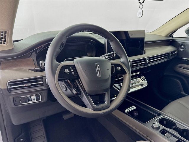 Used 2025 Lincoln Corsair Reserve w/ Equipment Group 202A image 12