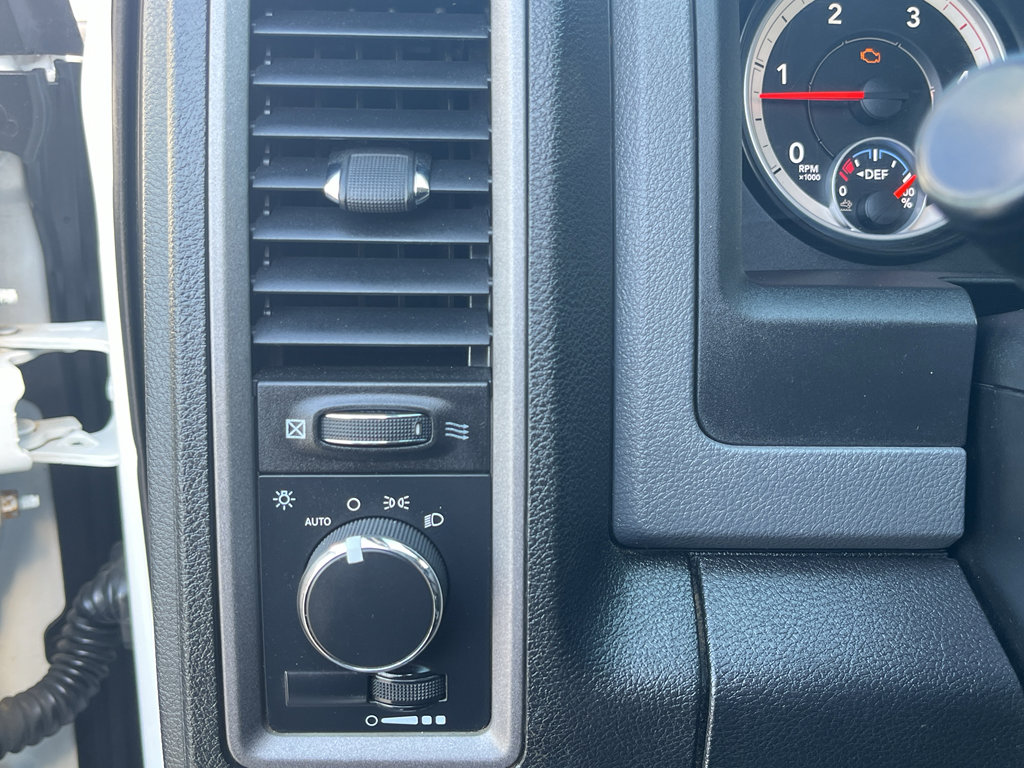 Used 2014 RAM 3500 Tradesman w/ Chrome Appearance Group AWD/4WD image 12